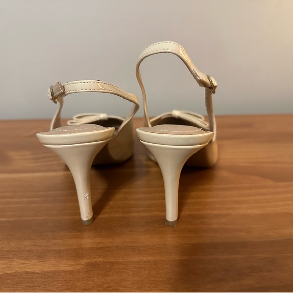 Bandolino ivory slingbacks - Picture 3 of 9